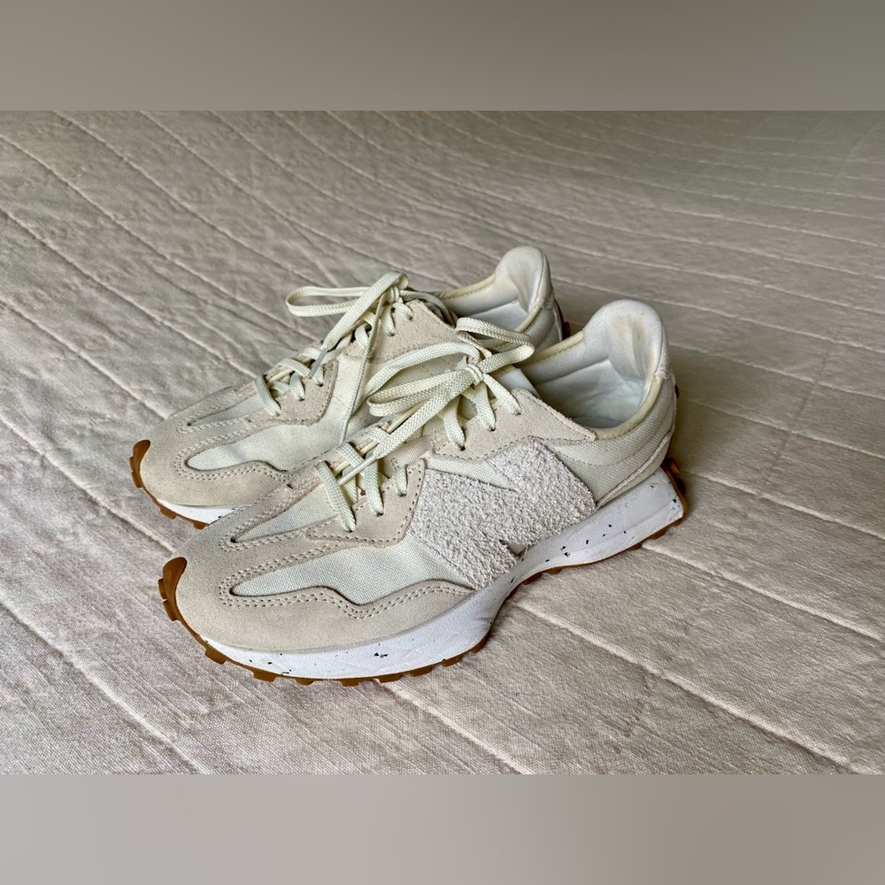 New Balance 327 Sneakers - Picture 2 of 6